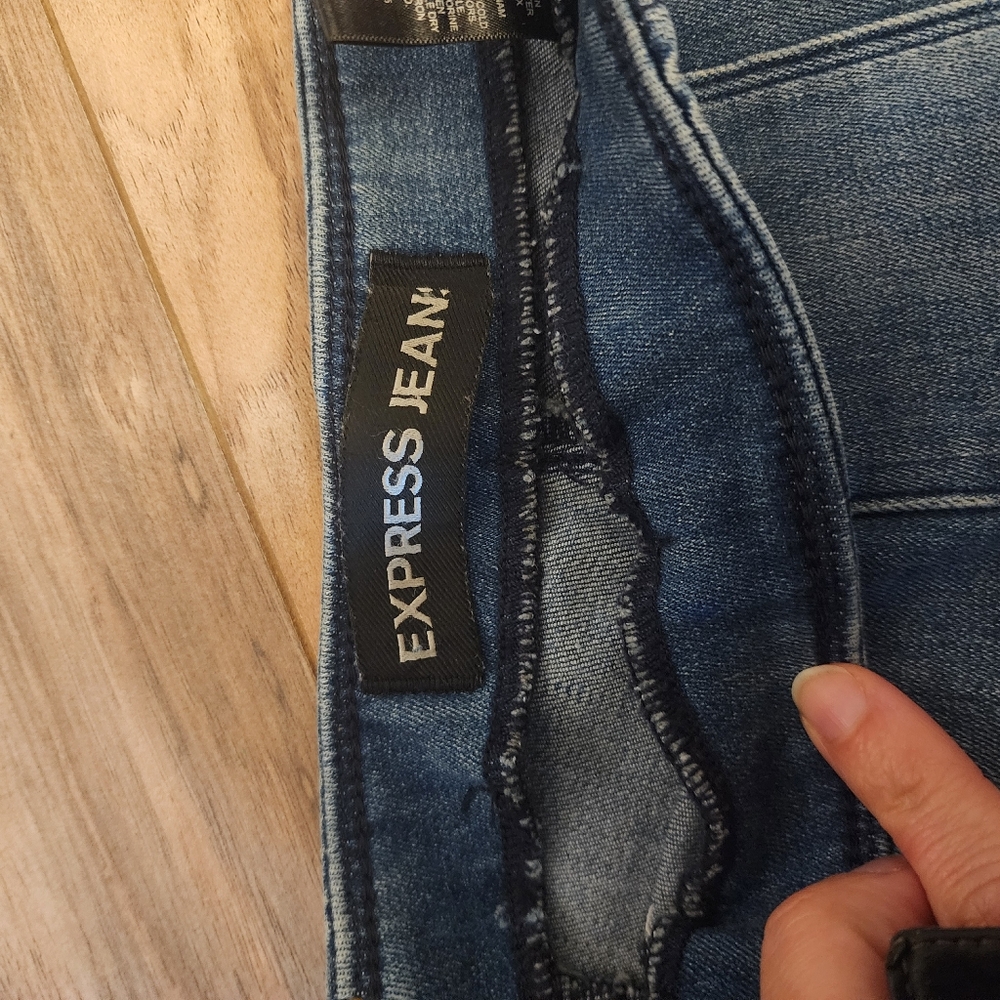 Shorts - Picture 3 of 6